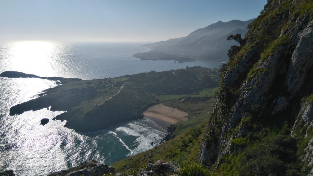 Pláž Arenal de Sonabia, Kantábrie